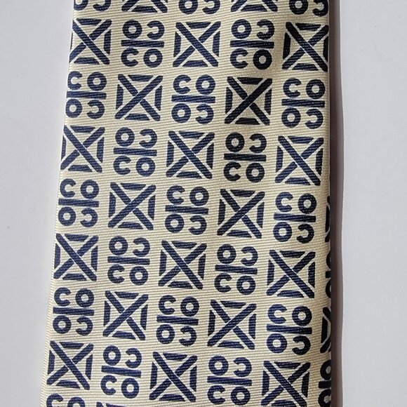CHANEL Men's Vintage Tie 100% Silk Made in Italy ivory & navy blue COCO pattern - Picture 4 of 5